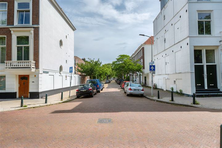 Bekijk foto 43 van Van Hogendorpstraat 75