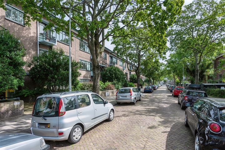 View photo 44 of Van Hogendorpstraat 75