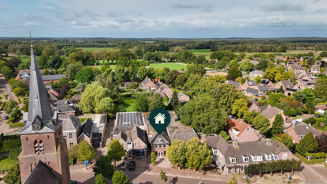 Foto 2 van Dorpsplein 22