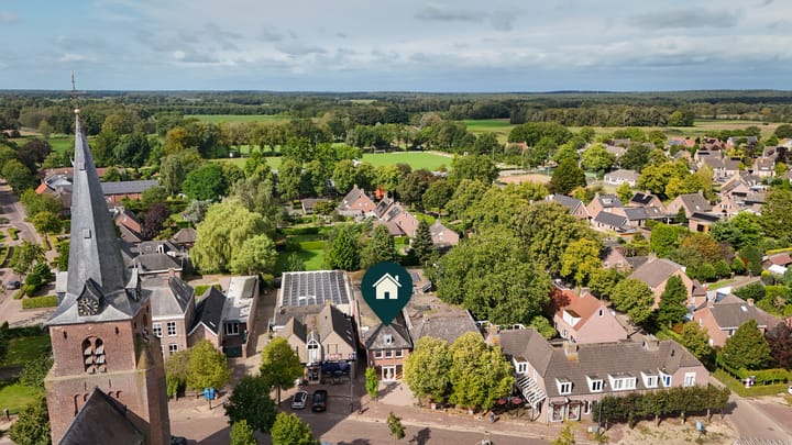 Foto 2 van Dorpsplein 22