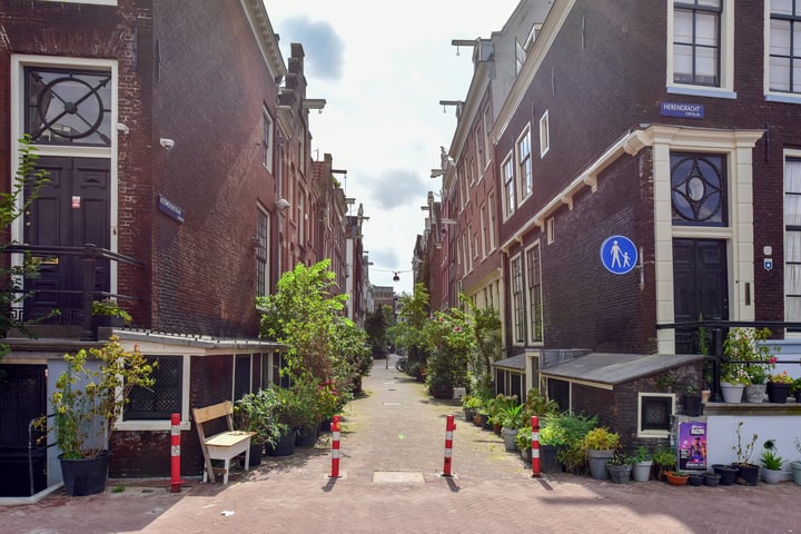 Bekijk foto 30 van Roomolenstraat 15