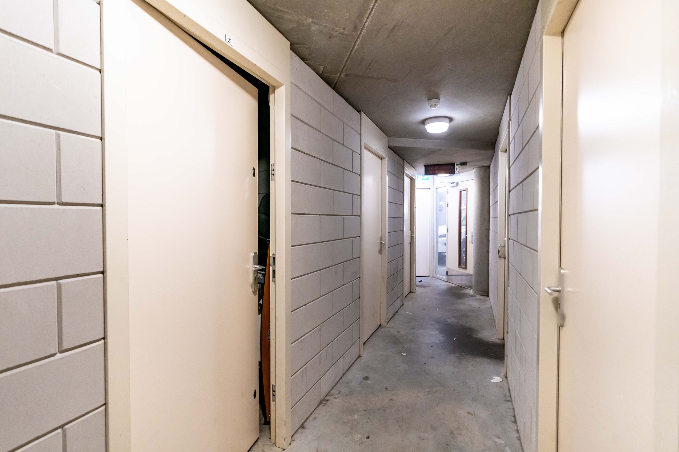 Photo 12 of Damstraat 21