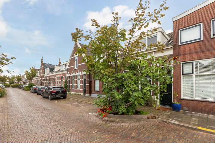 View photo 2 of Arnold Hoogvlietstraat 75