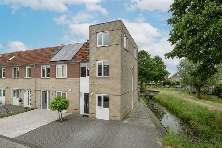 View photo of Johanna Naberstraat 143