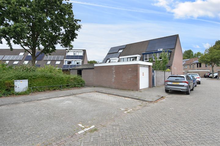 Bekijk foto 35 van De Backerstraat 56