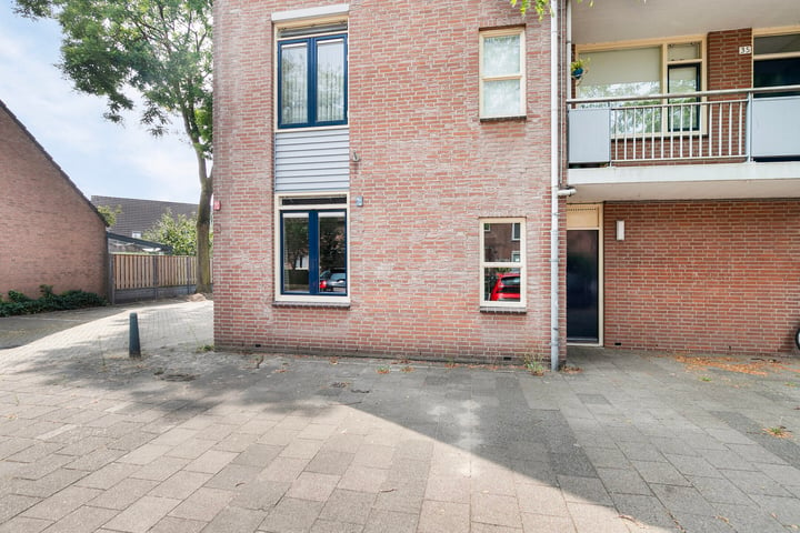 Bekijk foto 28 van Kopenhagenstraat 47