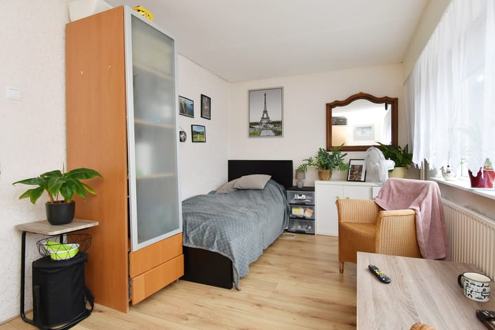 Photo 21 of Merelstraat 18