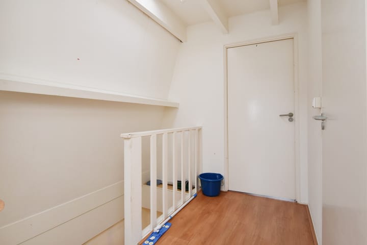 Photo 32 of Merelstraat 18