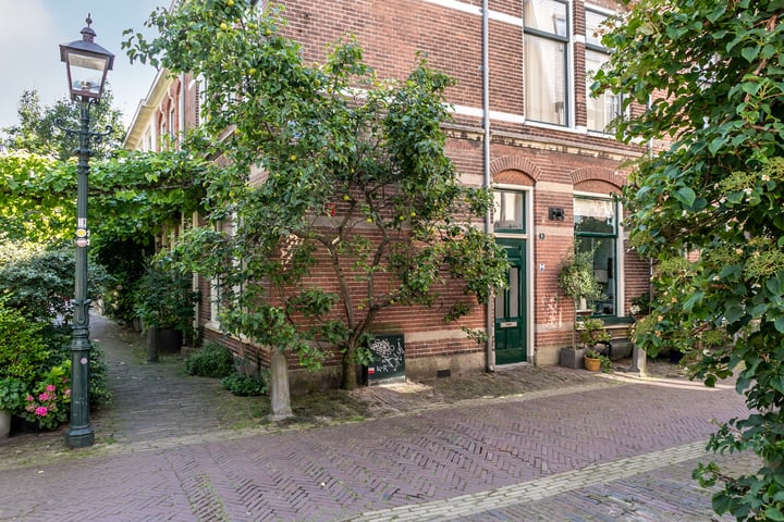 Bekijk foto 1 van Pieterstraat 1-ZW