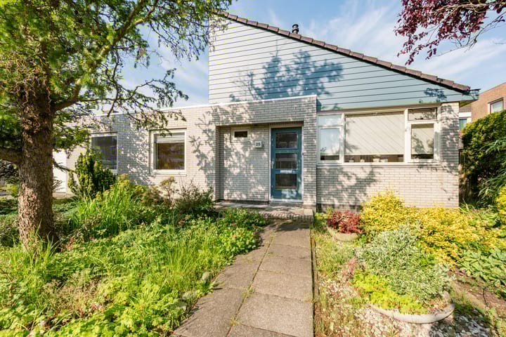 Foto 1 van Bernard Zweersstraat 25