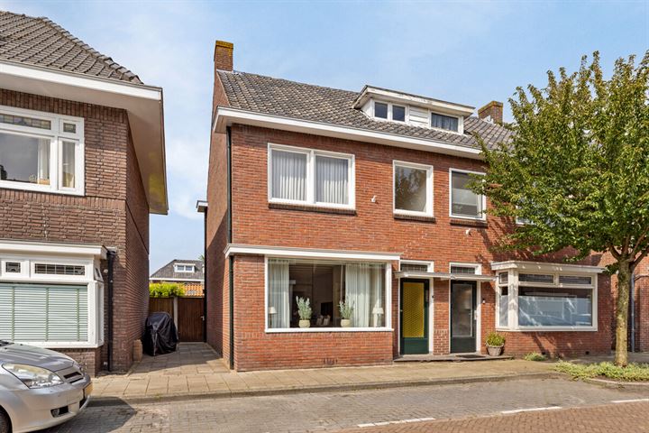 View photo 21 of Van Riebeekstraat 45