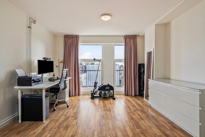 Photo 4 of Essenburgsingel 129-A01