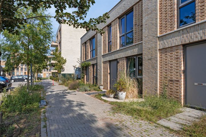 Bekijk foto 25 van Celsiusstraat 37