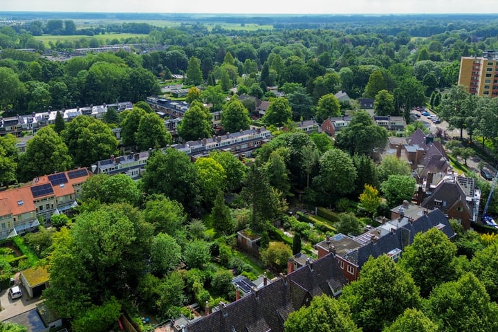 Bekijk foto 38 van Van Houtenlaan 204