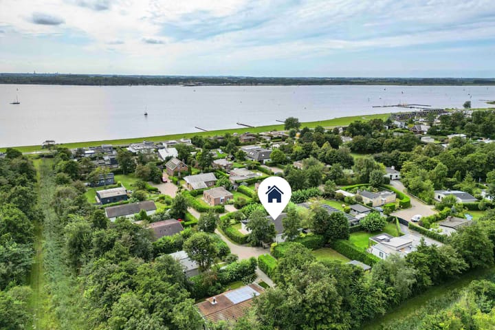 Foto 29 van Iepenlaan 18 .