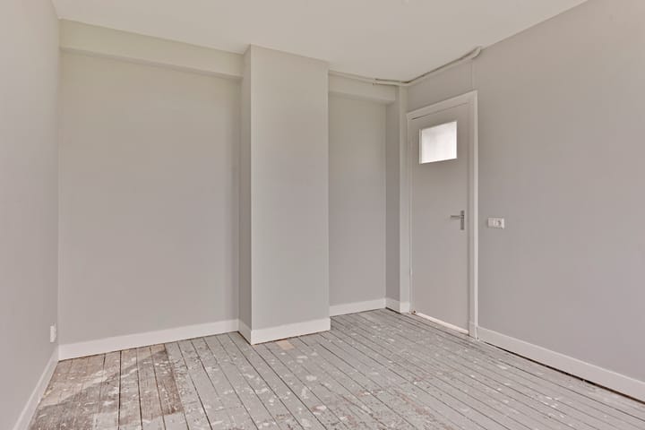 Photo 8 of Jan van Galenstraat 289-3