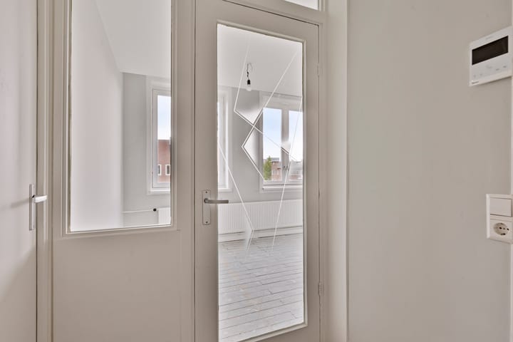 Photo 15 of Jan van Galenstraat 289-3