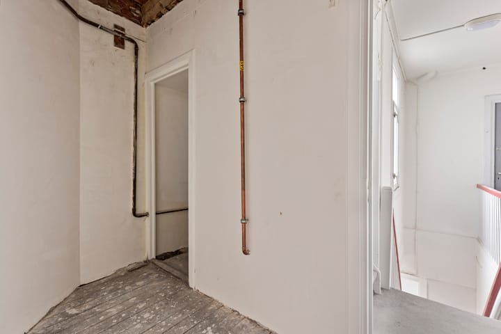 Photo 17 of Jan van Galenstraat 289-3