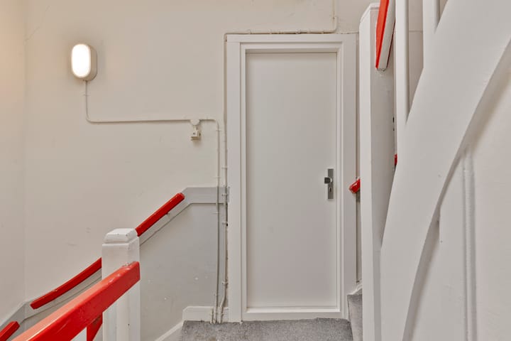 Photo 18 of Jan van Galenstraat 289-3