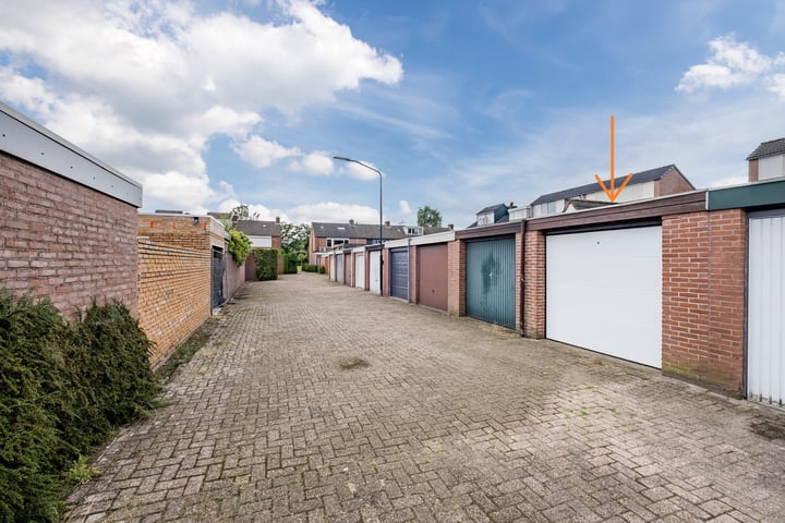 Bekijk foto 4 van van Riebeeckstraat 3