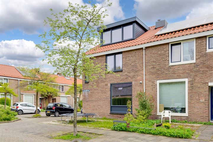 Bekijk foto 32 van Waalstraat 2