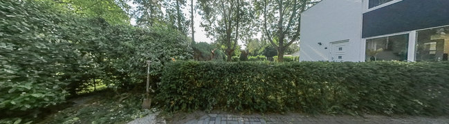 Bekijk 360° foto van Voortuin van Stresemann-Nes 19