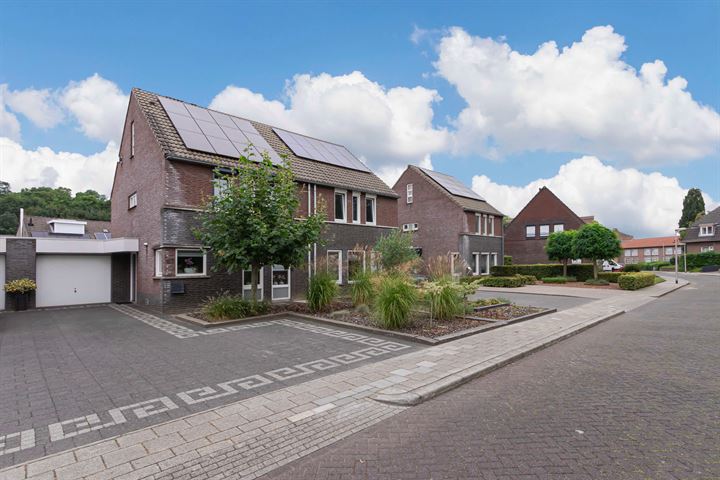 Bekijk foto 1 van Vloedgraafstraat 27