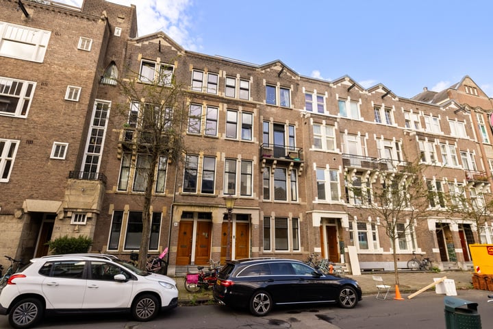 Bekijk foto 39 van Pieter de Hoochstraat 88-H