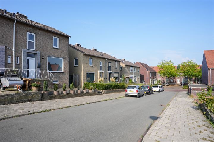 View photo 24 of Dr. Schaepmanstraat 10