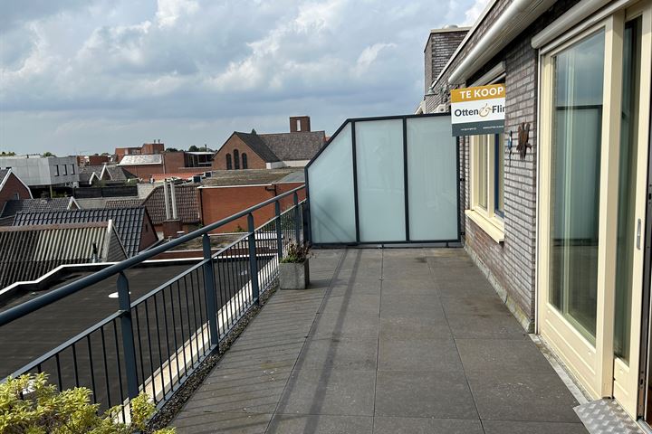 Bekijk foto 33 van Bouwstraat 11