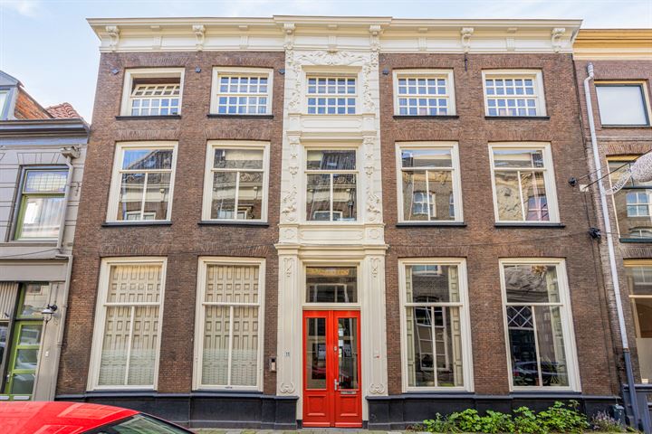 Bekijk foto 1 van Kamperstraat 11-D