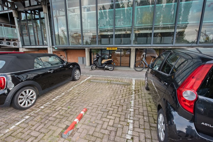 Bekijk foto 36 van Dokter Van Ledestraat 118