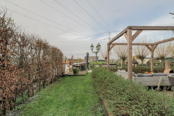 Foto 61 van Zuideinde 176