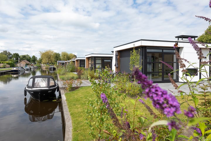 Foto 2 van Nieuw-Loosdrechtsedijk 215-CH007