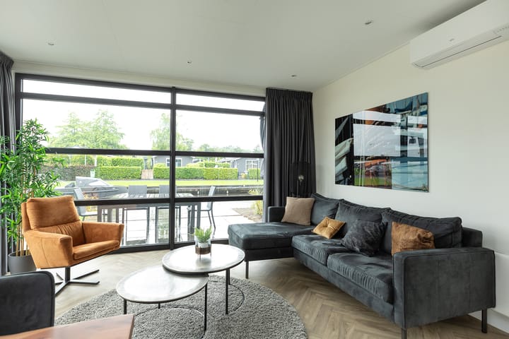 Foto 8 van Nieuw-Loosdrechtsedijk 215-CH007