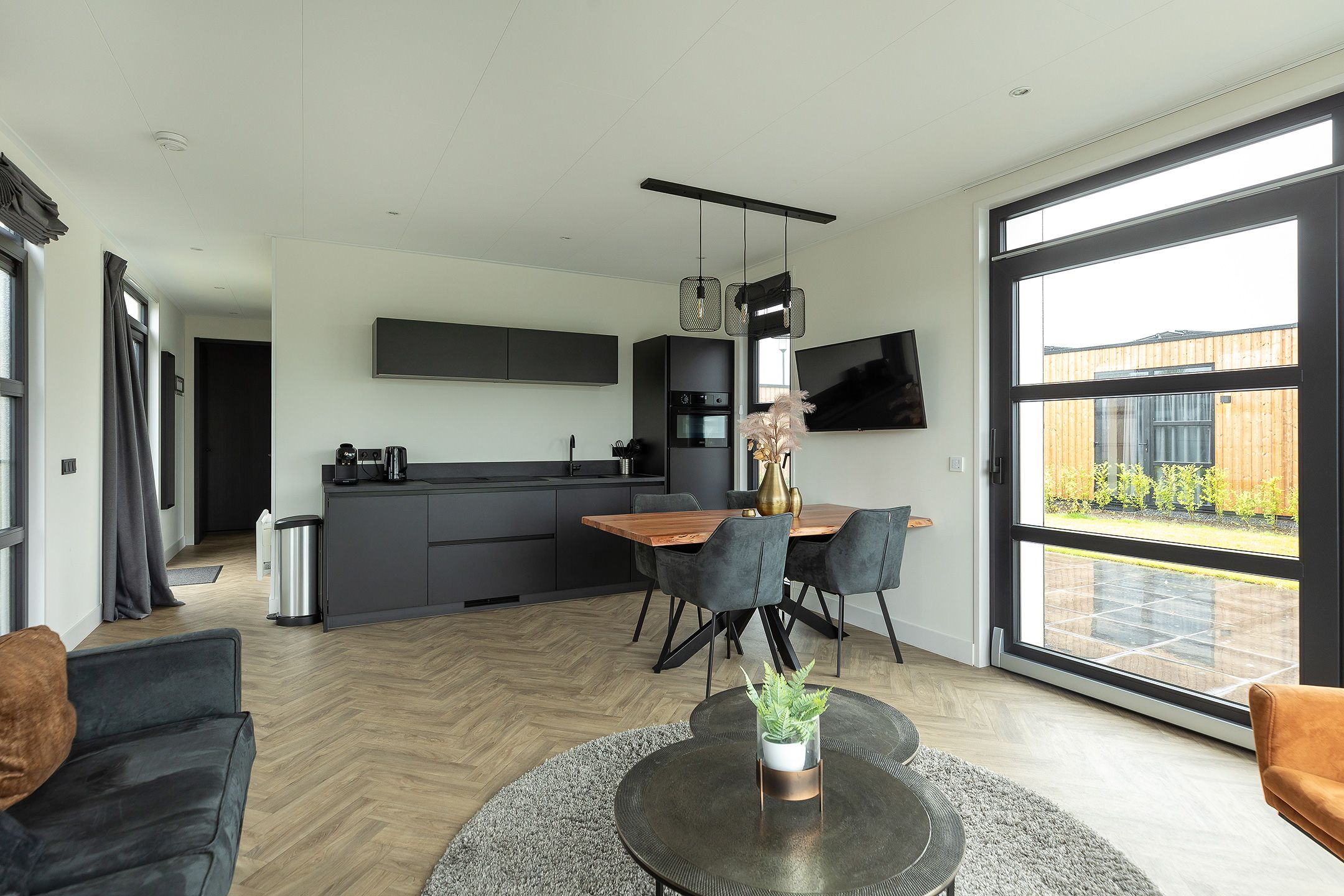 Foto 9 van Nieuw-Loosdrechtsedijk 215-CH007