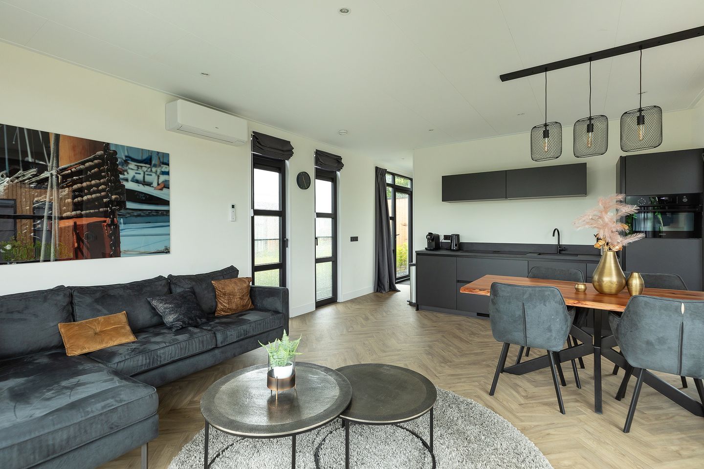 Foto 10 van Nieuw-Loosdrechtsedijk 215-CH007