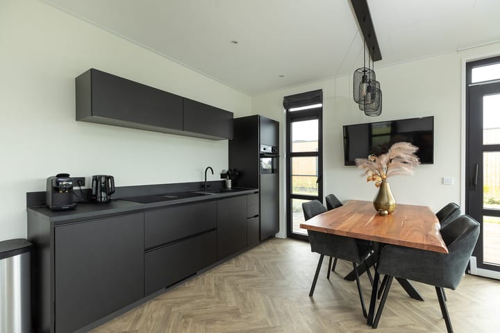 Foto 11 van Nieuw-Loosdrechtsedijk 215-CH007