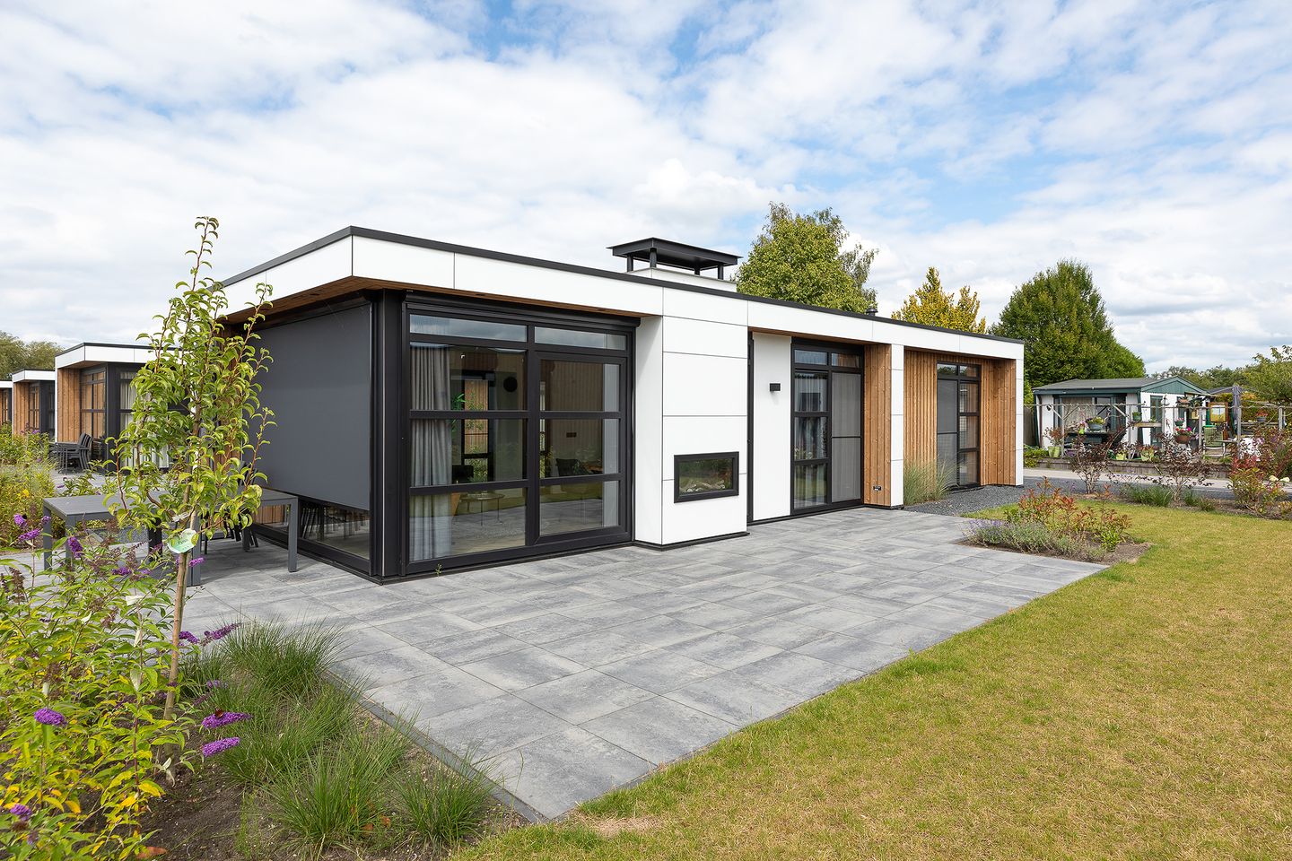 Foto 19 van Nieuw-Loosdrechtsedijk 215-CH007