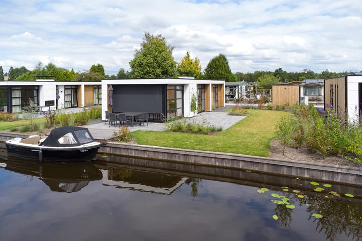 Foto 20 van Nieuw-Loosdrechtsedijk 215-CH007