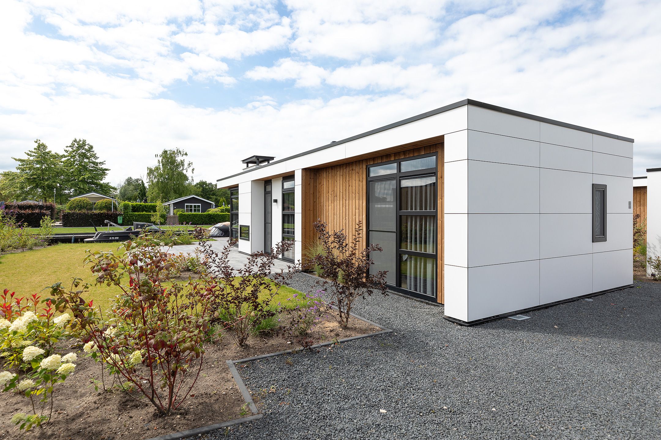 Foto 21 van Nieuw-Loosdrechtsedijk 215-CH007