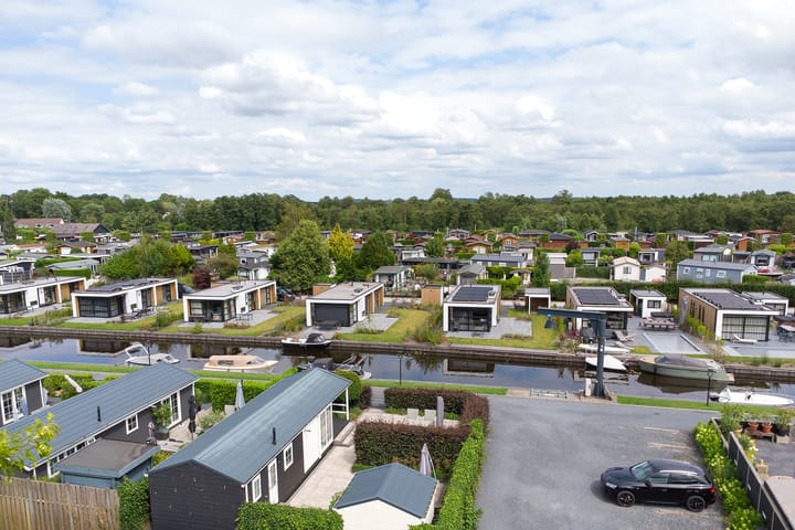 Foto 23 van Nieuw-Loosdrechtsedijk 215-CH007