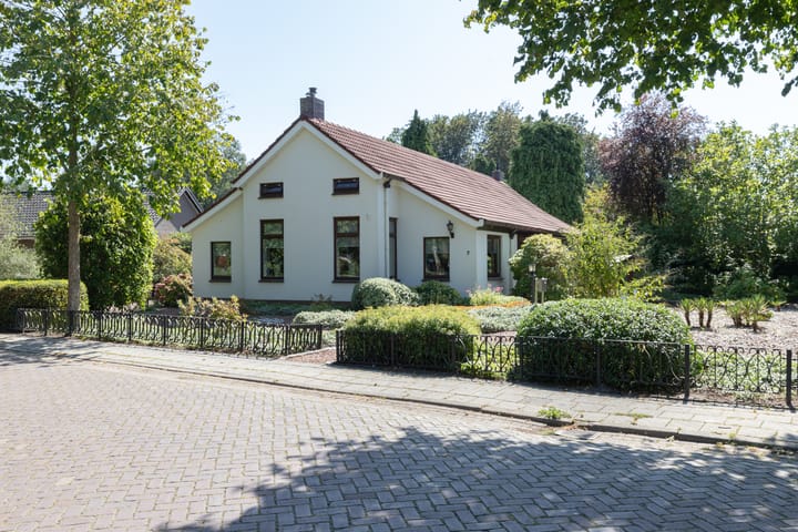 Foto 2 van Raadhuisstraat 7