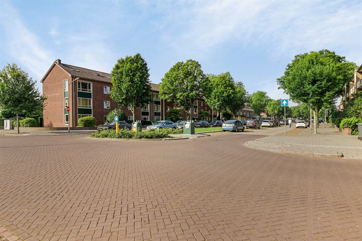 Bekijk foto van Stephensonlaan 17