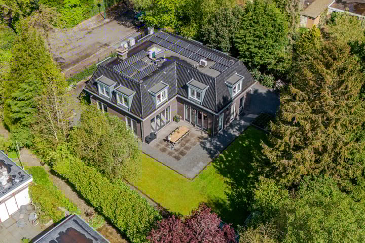van Brouchovenlaan 6