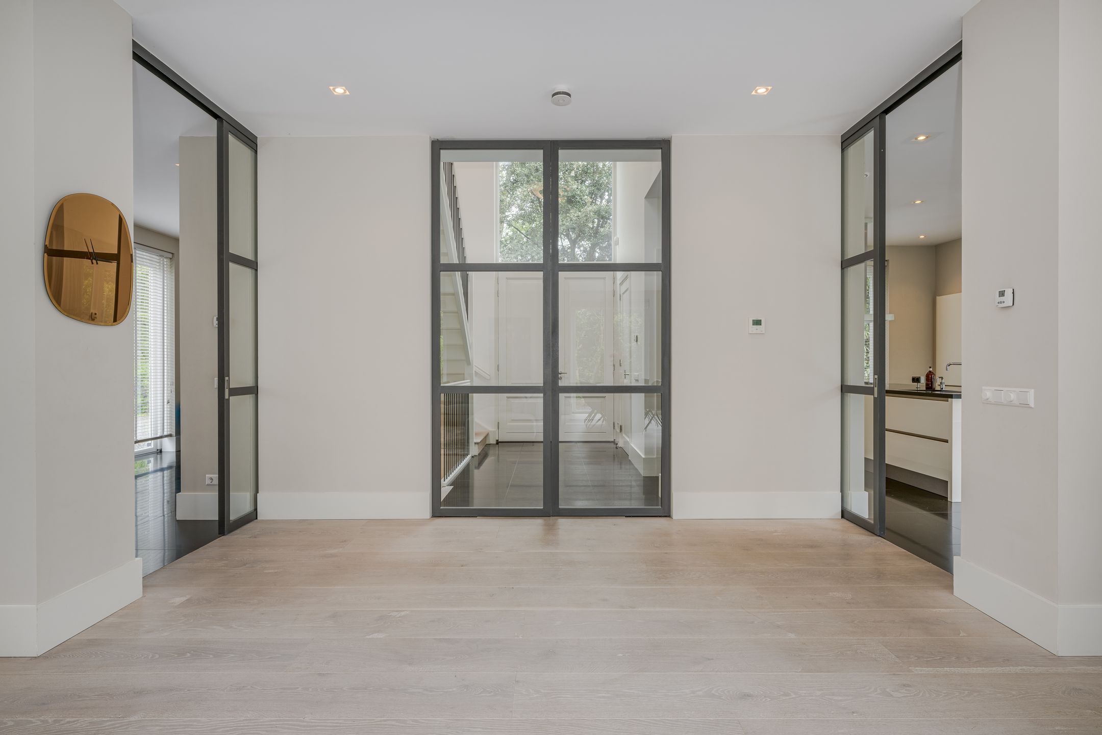 Foto 6 van van Brouchovenlaan 6