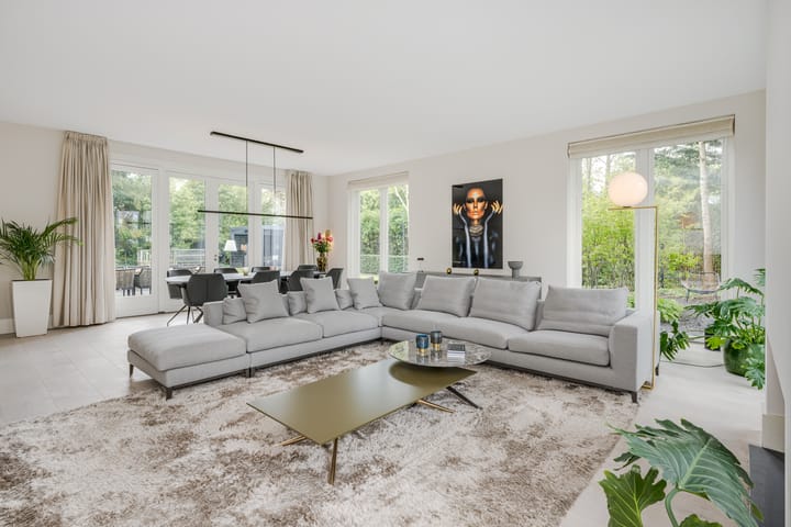 Foto 8 van van Brouchovenlaan 6