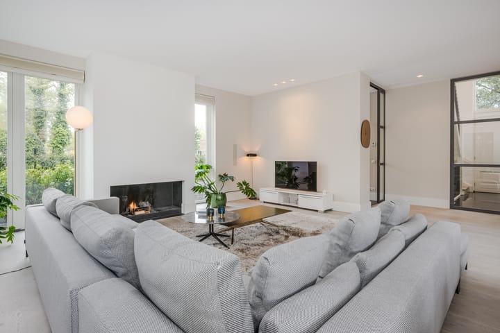 Foto 10 van van Brouchovenlaan 6