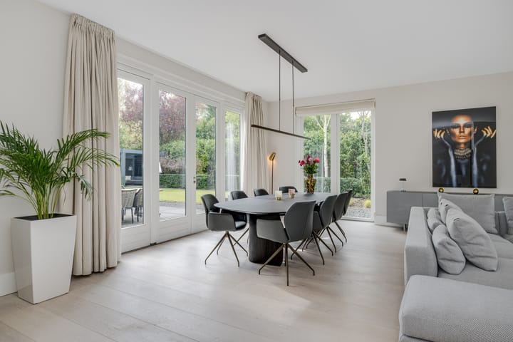 Foto 15 van van Brouchovenlaan 6