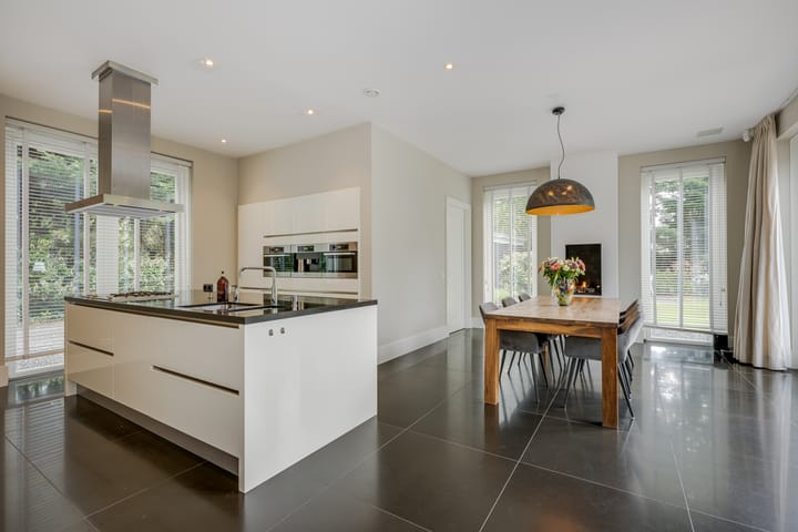 Foto 23 van van Brouchovenlaan 6